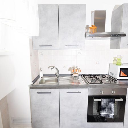 Delightful Apartment Close To The Center ลิโด ดิ ออสเตีย ภายนอก รูปภาพ